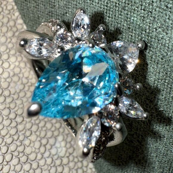 Ring Bomb Party Blue Teardrop CZ Ring Size 6 Glam Statement Sparkle - Picture 9 of 17